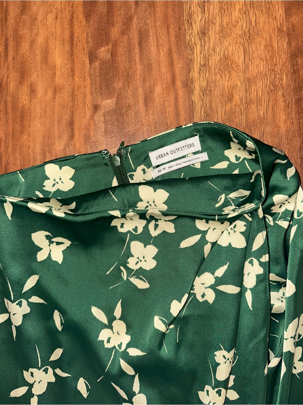Urban Outfitters Green Floral Midi Skirt with Cream Print - Picture 2 of 3